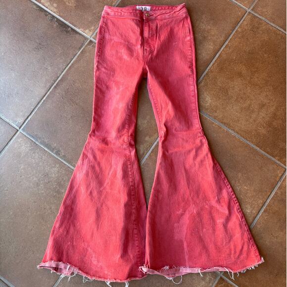We the Free Just Float on Flares Raw Hem Super Flare Stretch Jeans sz 28 STAINS! - Picture 10 of 11